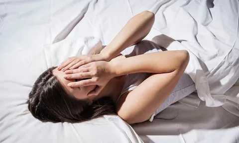 Luôn mệt mỏi dù ngủ đủ giấc: Coi chừng bạn đang mắc chứng nguy hiểm