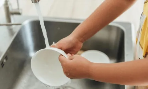 Nếu lười tập thể dục, 5 việc nhà giúp này sẽ chị em đốt mỡ thừa và giảm cân hiệu quả