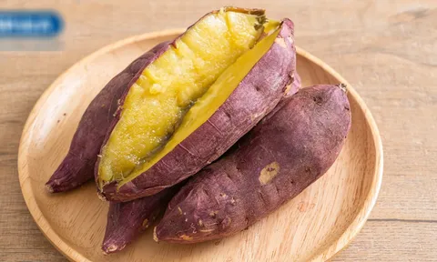 Luộc khoai lang mà thêm loại vị này, củ nào củ nấy cũng ngọt thơm, bở tung