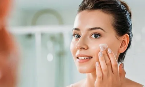 5 nguyên nhân khiến làn da công sở nhanh lão hóa và cách chăm sóc đúng cách