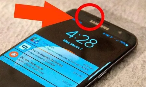 Điện thoại có nốt xanh, cam trên góc màn hình: Coi chừng bạn đang bị theo dõi ngầm
