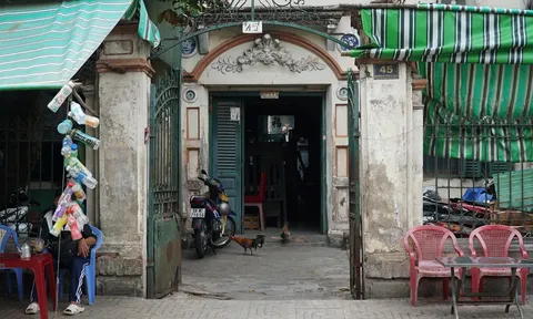 Thừa tiền cũng đừng xây nhà 2 cổng, lời các cụ dạy con cháu phải nghe