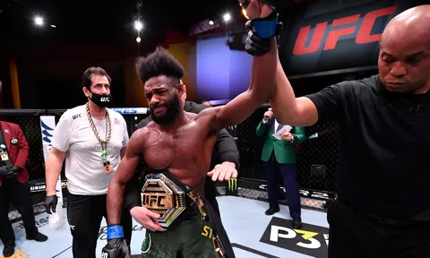 Aljamain Sterling chỉ trích Tom Aspinall sau sự cố chọc mắt: 'Bạn không thể nói như vậy'