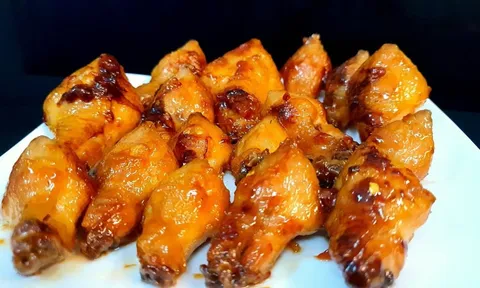 2 phần thịt gà thơm béo, nhiều người thích nhưng ăn nhiều dễ rước bệnh vào thân