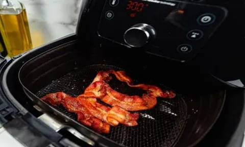 Chuyên gia cảnh báo: Tuyệt đối không dùng nồi chiên không dầu để nấu món này – Hậu quả khôn lường!