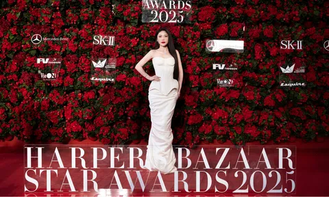 Hoa hậu Thanh Thảo lộ vai trần, chiếm spotlight với nhan sắc đậm chất Á Đông