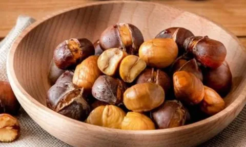 “Vua của trái cây khô” vào mùa: Bổ dưỡng như nhân sâm, giá chỉ hơn 50.000 đồng/kg khiến dân tình săn lùng