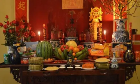 3 Dấu Hiệu trên bàn thờ báo hiệu Gia Chủ Có Lộc, Tổ Tiên Phù Hộ