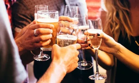 5 loại đồ uống tưởng vô hại nhưng đang âm thầm “hủy hoại” làn da bạn