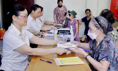 Nghỉ hưu năm 2025, đóng BHXH đủ 25 năm sẽ nhận lương hưu bao nhiêu mỗi tháng?