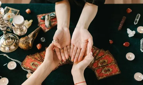 Thử nhìn bàn tay mình xem: Nhìn ngón tay biết ngay bạn thuộc kiểu người nào trong tình yêu và công việc