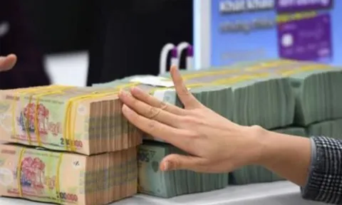 Lãi suất tiết kiệm ngân hàng tăng trở lại: Nguyên nhân thực sự là gì?