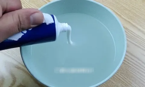 Lợi ích bất ngờ của việc hòa kem đánh răng với nước vo gạo