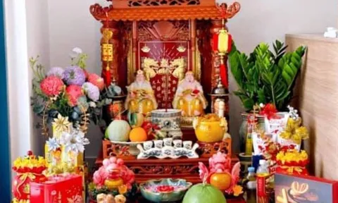 Thắp hương bàn thờ Thần Tài: Nên dùng 1, 3 hay 5 nén? Vì sao tránh số 7, 9?