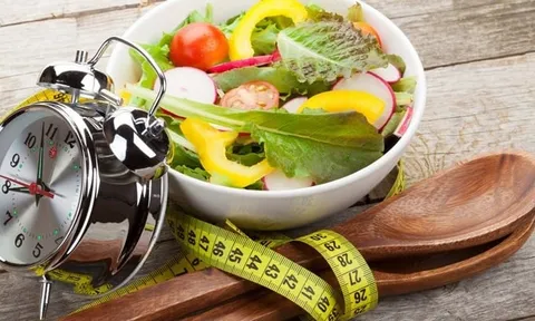 3 thói quen ăn tối hao mòn sức khỏe, rút ngắn tuổi thọ mà nhiều người vẫn làm mỗi ngày