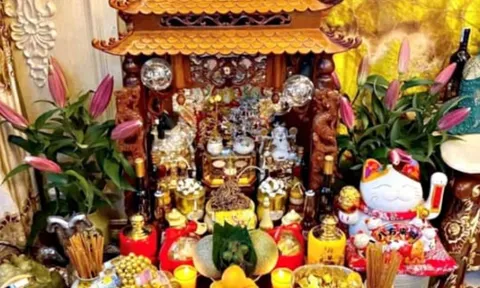 Tại sao phải đặt bàn thờ Thần Tài dưới đất? Chuyên gia phong thủy tiết lộ bí mật hút tài lộc