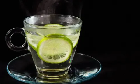 Cách uống nước chanh muối ấm buổi sáng làm sạch ruột, không hại dạ dày 