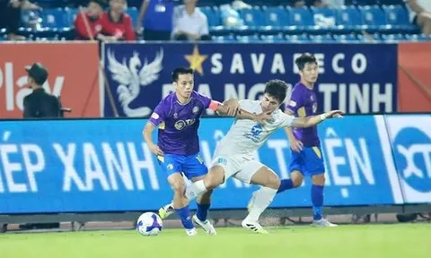 Nam Định "níu chân" Hà Nội trên BXH V-League sau trận cầu rực lửa