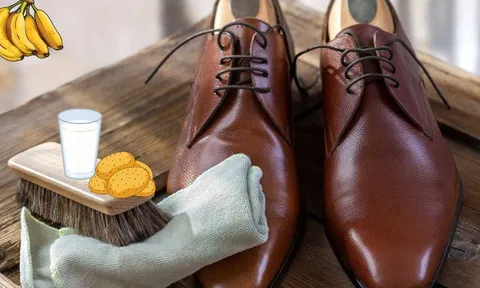 4 mẹo làm sạch bóng giày da tại nhà không cần xi mà dùng nguyên liệu sẵn có trong bếp nhà nào cũng có