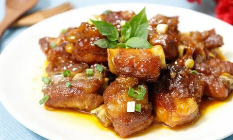 Cách làm sườn xào chua ngọt mềm tan trong miệng