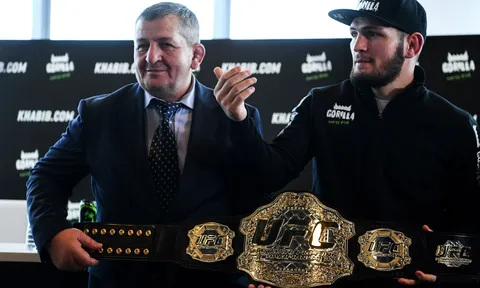 Góc khuất sự nghiệp Khabib: 'Nếu cha còn sống, tôi đã chiến đấu lâu hơn nữa'