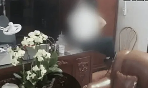 Vụ người đàn ông “thân mật” với nhiều phụ nữ trong phòng làm việc: Ai sẽ bị xử phạt?