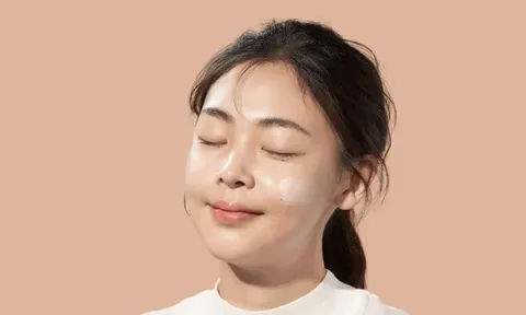 Vì sao mùa hanh khô vẫn cần dùng kem chống nắng?