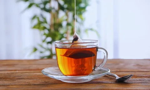 2 loại nước chứa đầy hạt vi nhựa nhưng người Việt rất thích uống mỗi ngày