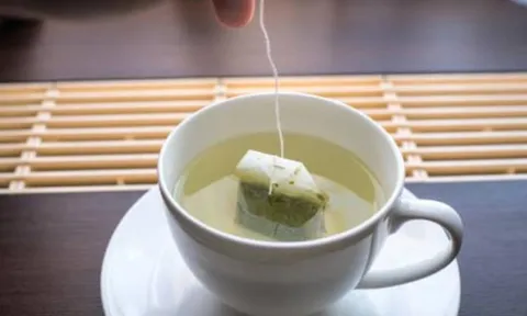 2 loại nước chứa hạt vi nhựa mà người Việt uống hàng ngày, bạn có biết?