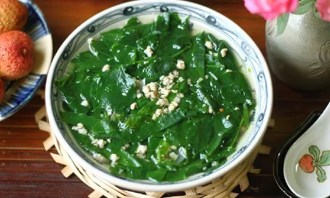 Loại rau có lượng sắt cao gấp 7 lần thịt bò, bán đầy chợ nhưng nhiều người ngó lơ