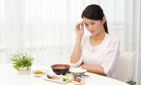 4 hành vi đang âm thầm "đánh cắp" sức khỏe của chị em
