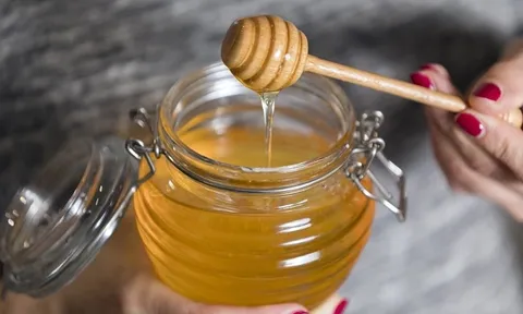 Cách pha nước mật ong uống trước khi ngủ, sáng dậy khỏe người