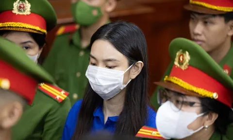 Thùy Tiên không nhận là Hoa hậu