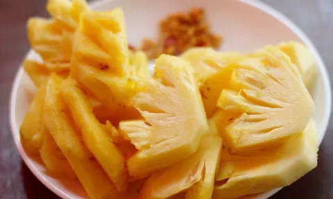 Phụ nữ thường xuyên ăn dứa, cơ thể có 5 thay đổi bất ngờ