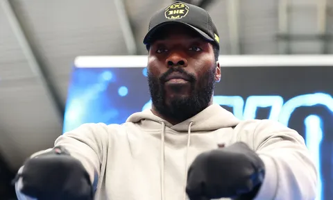 Daniel Dubois 'quay xe', Frank Sanchez lại bị cho 'leo cây' trong cuộc đua IBF