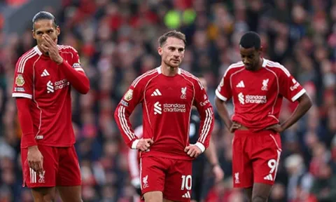 2 trận tịt ngòi, thủng lưới 6 bàn, chuyện gì đang xảy ra với Liverpool?