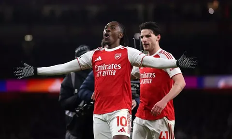 Eberechi Eze bùng nổ với hat-trick, Jamie Carragher phải công khai xin lỗi ngay trên sóng Sky Sports