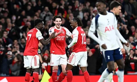 'Tam giác quỷ' Rice - Saka - Merino đã bóp nghẹt Tottenham như thế nào?