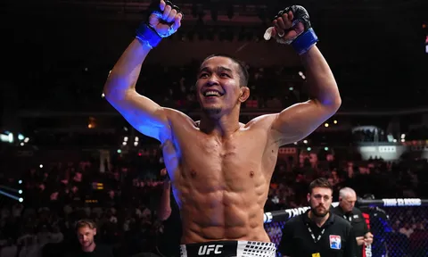 Asu Almabayev bay người siết cổ, buộc Alex Perez phải khuất phục tại UFC Qatar