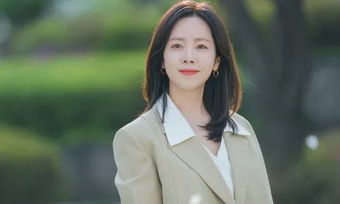 Han Ji Min 43 tuổi vẫn giữ được vẻ rạng rỡ và tinh khôi như thuở đôi mươi nhờ loạt bí quyết này
