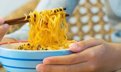 Người ăn mì tôm mỗi sáng: 3 thay đổi bất ngờ trên cơ thể chỉ sau 1 tháng