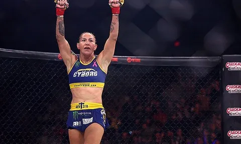 Cris Cyborg cà khịa 'kèo' quyền Anh của Ronda Rousey: 'Đấu với cái bóng còn thua'