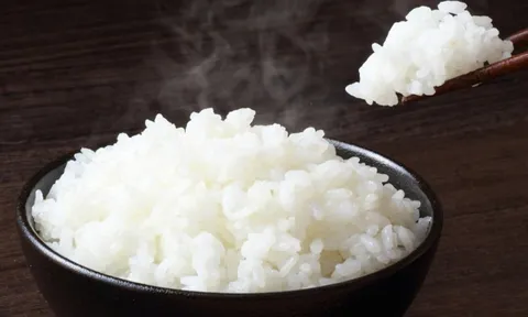 Điều gì sẽ xảy ra với cơ thể nếu bạn thường xuyên ăn sáng bằng cơm tẻ?