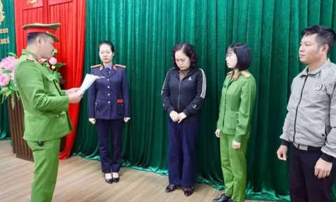 Nóng: Khám xét phòng làm việc của cán bộ thuế Nguyễn Thị Phương