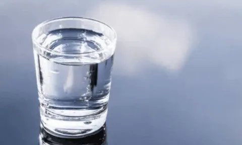 Trắc nghiệm tâm lý: Chọn cốc nước thích uống khi khát, khám phá tính cách trong mắt bạn bè