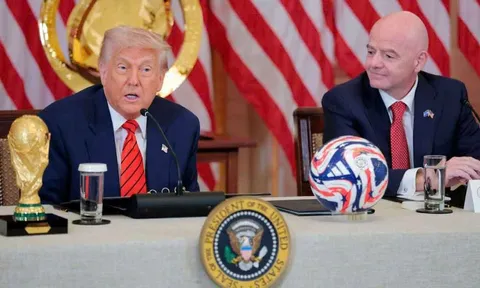 Infantino và Tổng thống Trump: Cuộc chơi quyền lực trong bóng đá