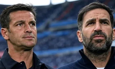 Chivu vs Fabregas: Trận đấu định mệnh giữa hai thuyền trưởng đầy duyên nợ