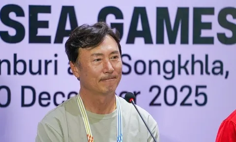 HLV Ha Hyeok Jun chỉ ra nguyên nhân khiến bóng đá Lào tụt hậu tại SEA Games 33