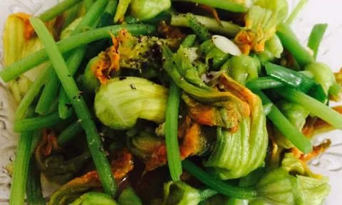 Cách mà món bông bí xào tỏi đơn giản, thơm ngon, hấp dẫn