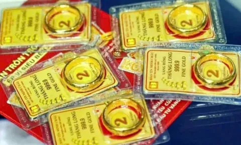 Giá vàng hôm nay 6/12: Vàng SJC bất ngờ giảm 700.000 đồng/lượng